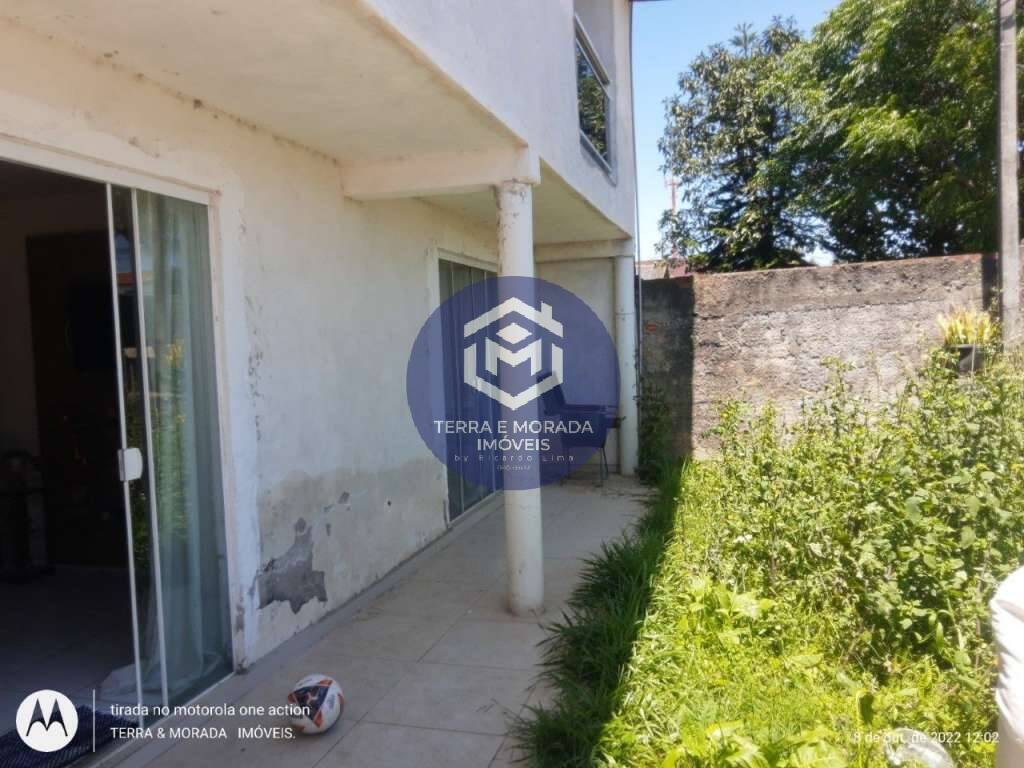 Casa à venda com 4 quartos, 215m² - Foto 1