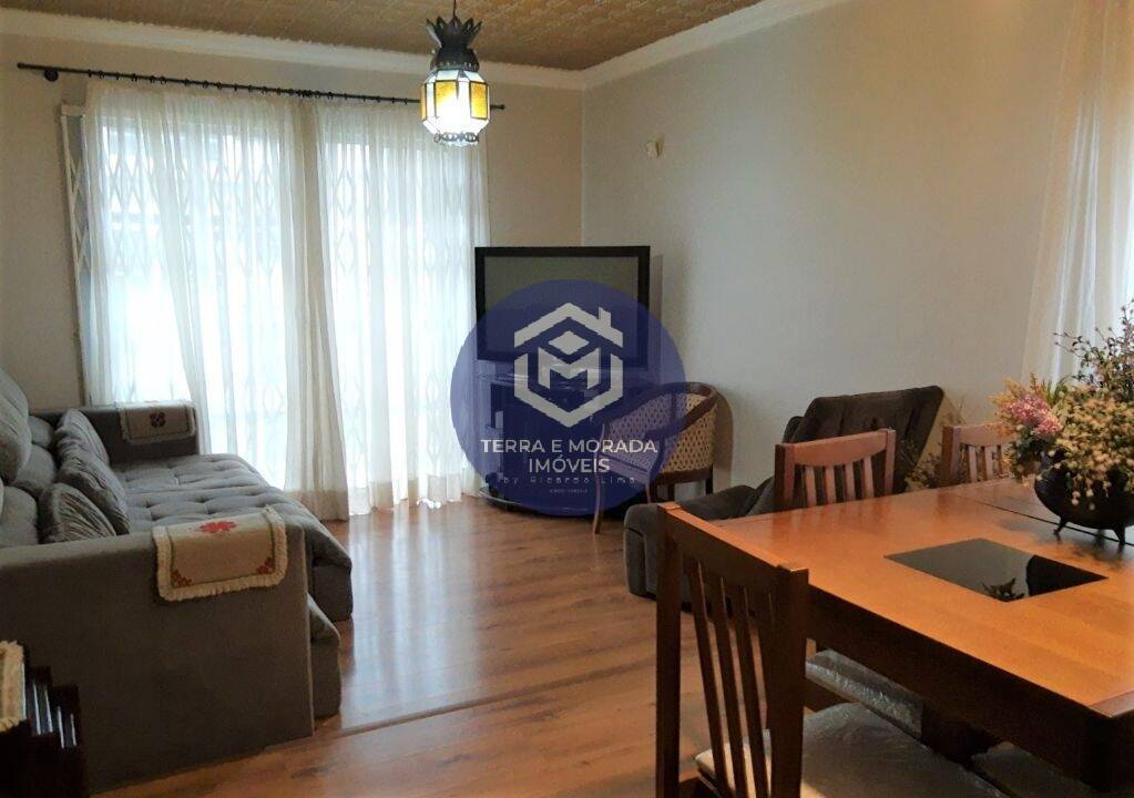 Casa à venda com 3 quartos, 240m² - Foto 2